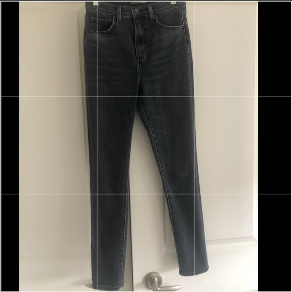 Aritzia- Denim Forum- Lola High Rise - Picture 5 of 6